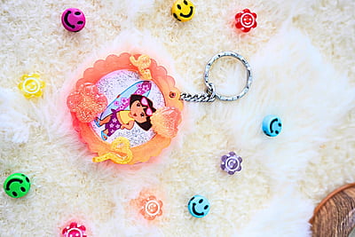 ADORABLE DORA ROUND PHOTO FRAME KEYCHAIN ADORABLE DORA ROUND PHOTO FRAME KEYCHAIN