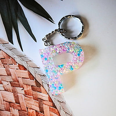 'P' SHIMMERING LETTER KEYCHAIN 'P' SHIMMERING LETTER KEYCHAIN
