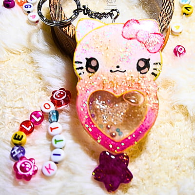 HELLO KITTY SHAKER KEYCHAIN HELLO KITTY SHAKER KEYCHAIN