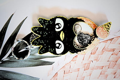 BANTE-MARU RESIN SHAKER KEYCHAIN BANTE-MARU RESIN SHAKER KEYCHAIN