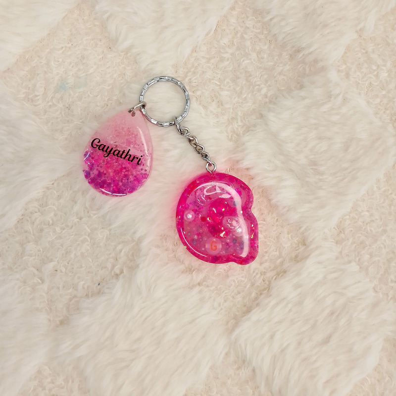 G SHAKER LETTER KEYCHAIN
