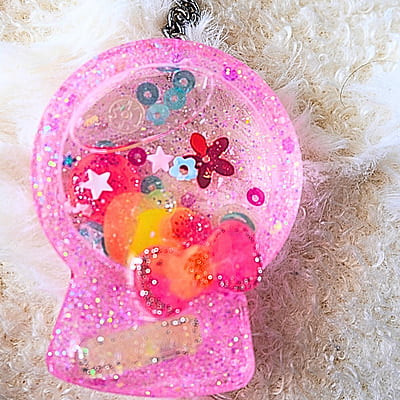 SNOW GLOBE SHAKER KEYCHAIN SNOW GLOBE SHAKER KEYCHAIN
