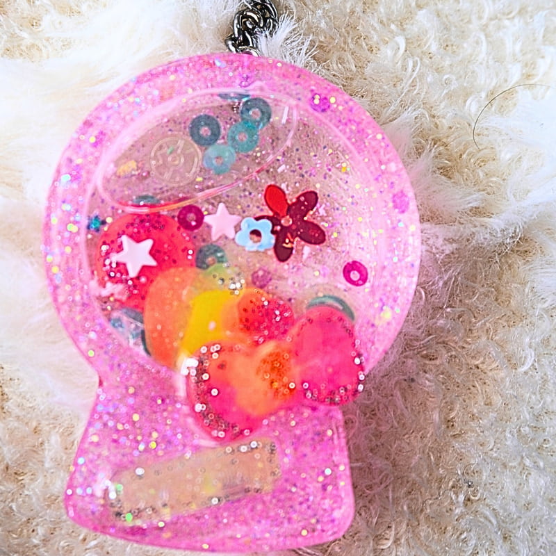 SNOW GLOBE SHAKER KEYCHAIN SNOW GLOBE SHAKER KEYCHAIN