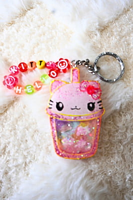 HELLO KITTY KAWAII CUP SHAKER KEYCHAIN HELLO KITTY KAWAII CUP SHAKER KEYCHAIN
