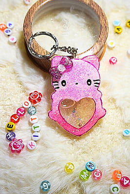 HELLO KITTY 2 SHAKER KEYCHAIN HELLO KITTY 2 SHAKER KEYCHAIN
