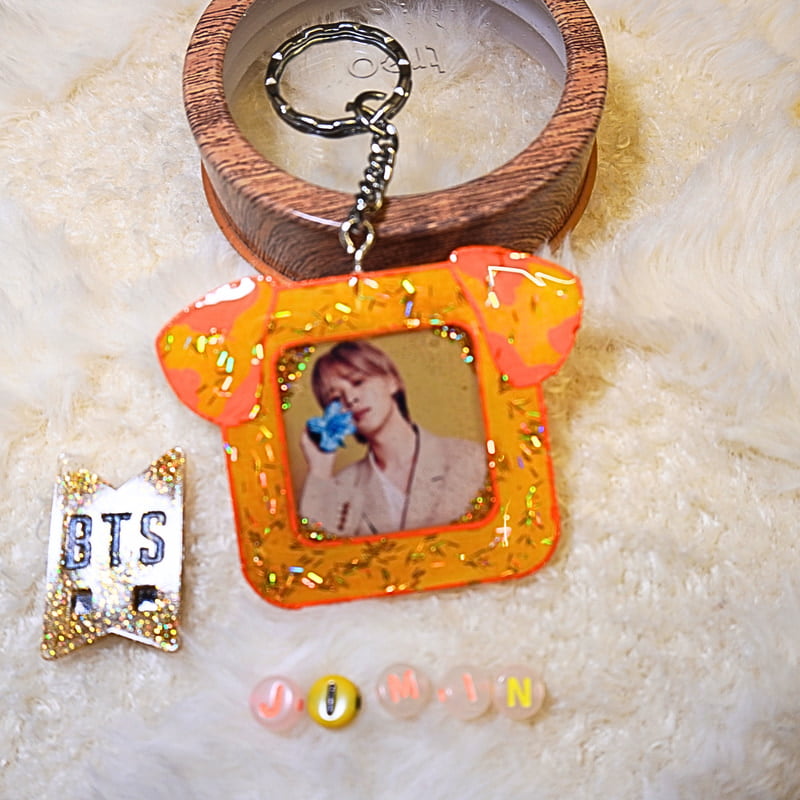 JIMIN BTS FLOPPY EARS DOG PHOTO FRAME KEYCHAIN JIMIN BTS FLOPPY EARS DOG PHOTO FRAME KEYCHAIN