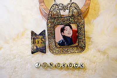 JUNGKOOK BTS ERECT EARS DOG PHOTO FRAME KEYCHAIN JUNGKOOK BTS ERECT EARS DOG PHOTO FRAME KEYCHAIN
