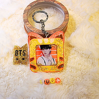 SUGA BTS ERECTEARS CAT PHOTO FRAME KEYCHAIN SUGA BTS ERECTEARS CAT PHOTO FRAME KEYCHAIN